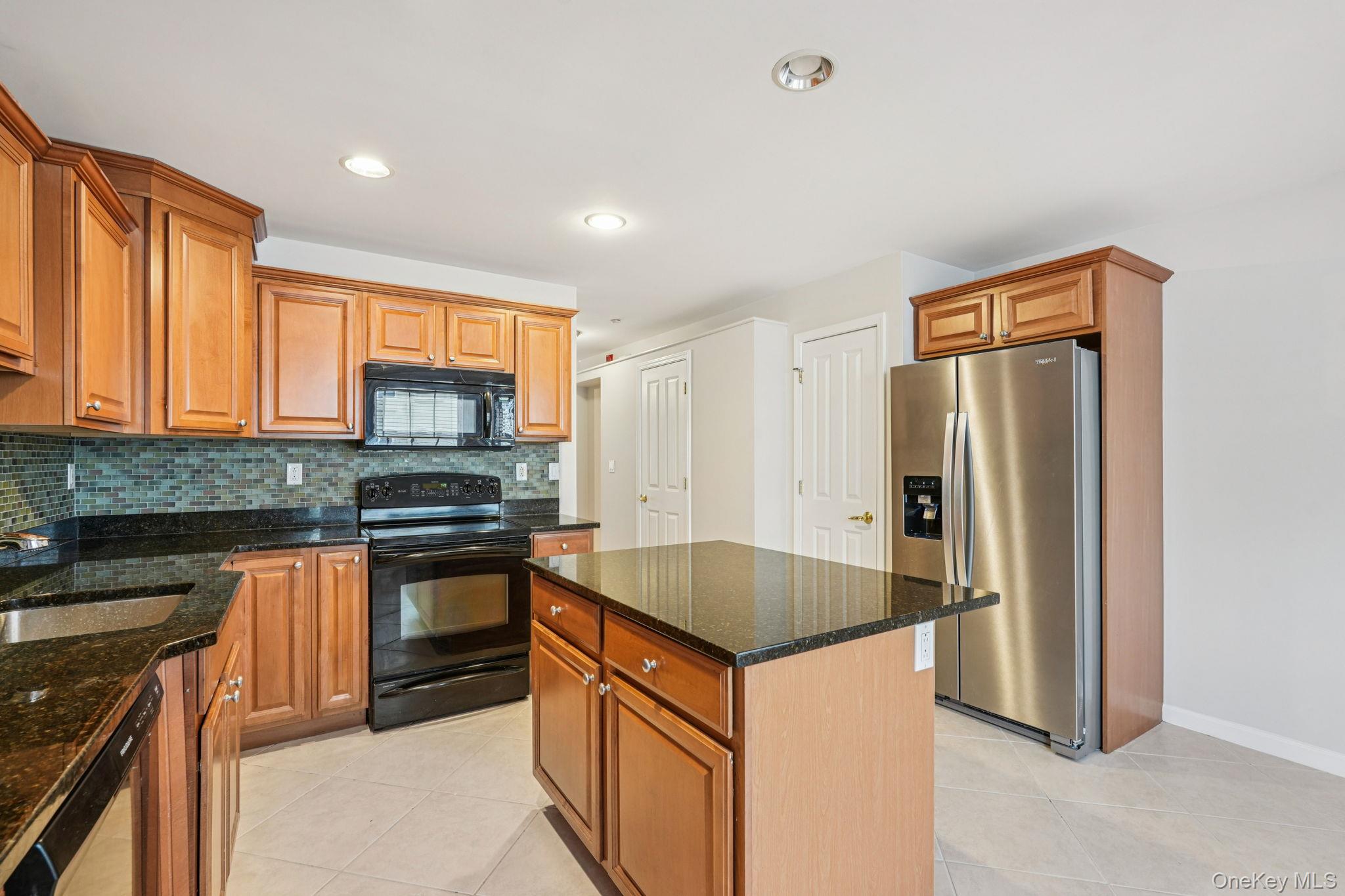 10 BRIDGE Lane, Haverstraw, NY 10927