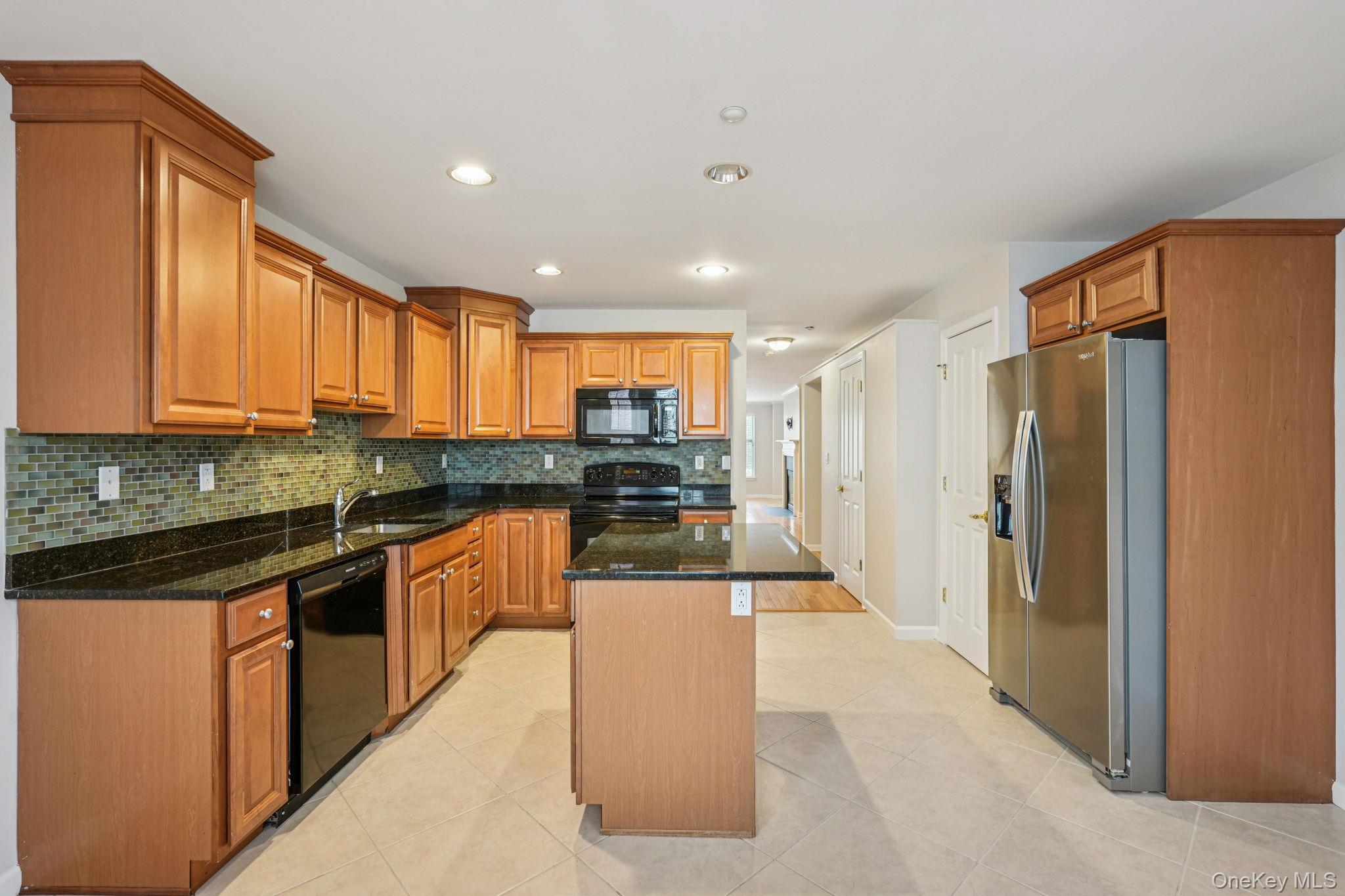 10 BRIDGE Lane, Haverstraw, NY 10927