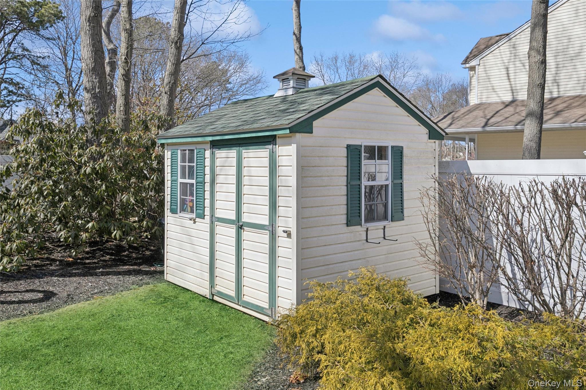 9 Village Drive, Medford, NY 11763