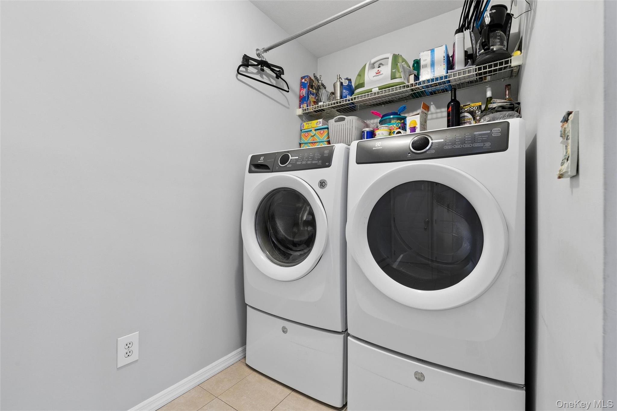 9 Village Drive, Medford, NY 11763