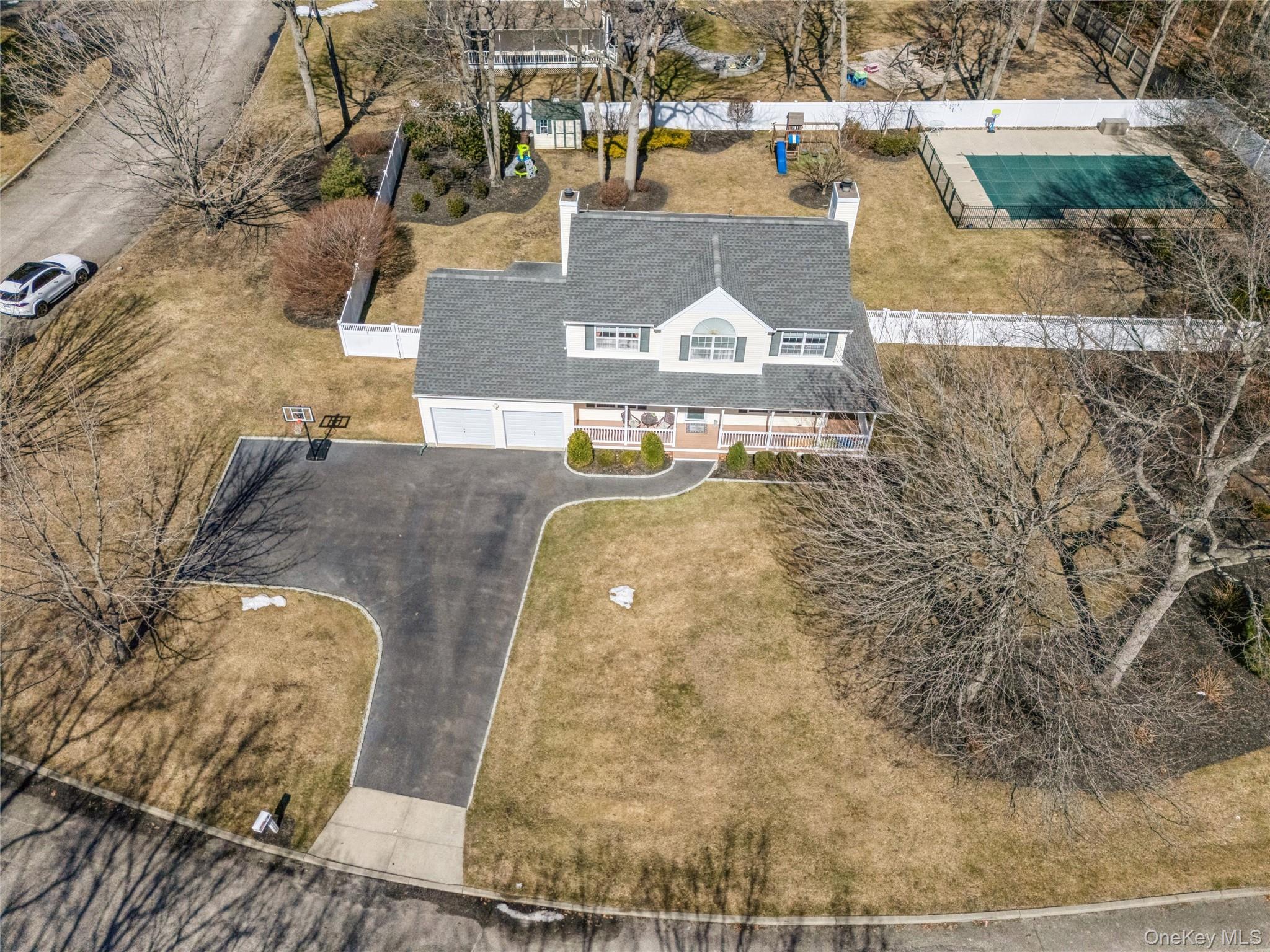 9 Village Drive, Medford, NY 11763