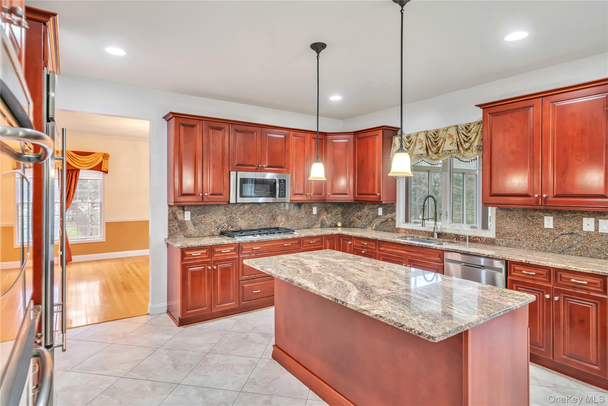 25 Charnwood Drive, Suffern, NY 10901