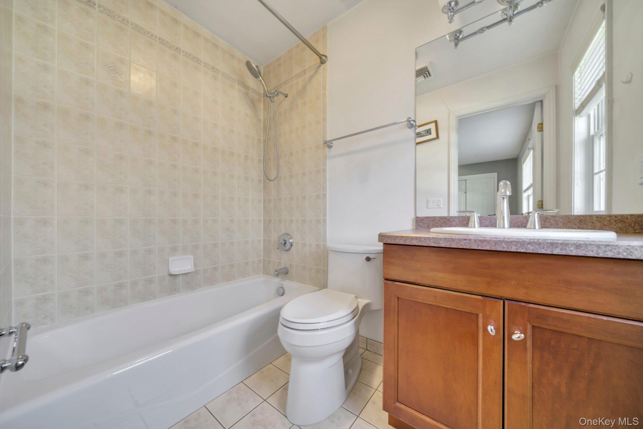 25 Charnwood Drive, Suffern, NY 10901