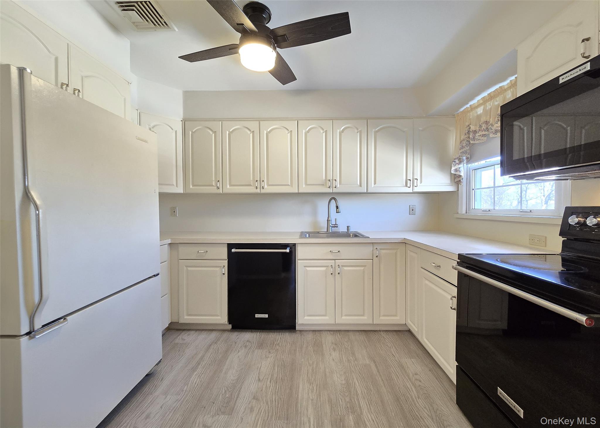 5 Hancock Street, Smithtown, NY 11787