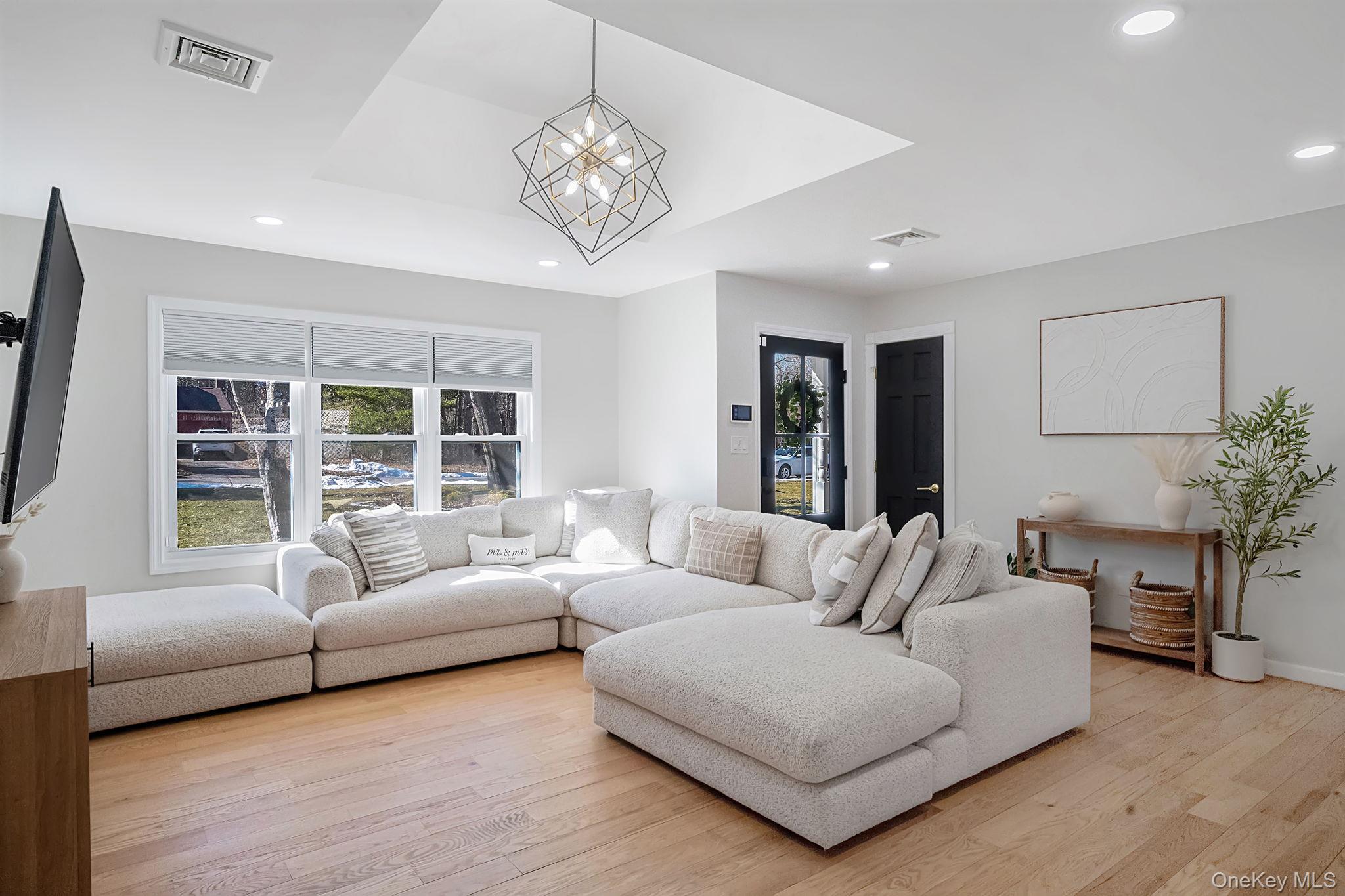 17 Fairway Drive, Manorville, NY 11949