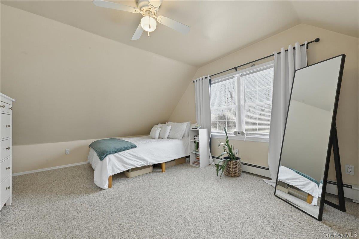 25 Gleaner Lane, Levittown, NY 11756