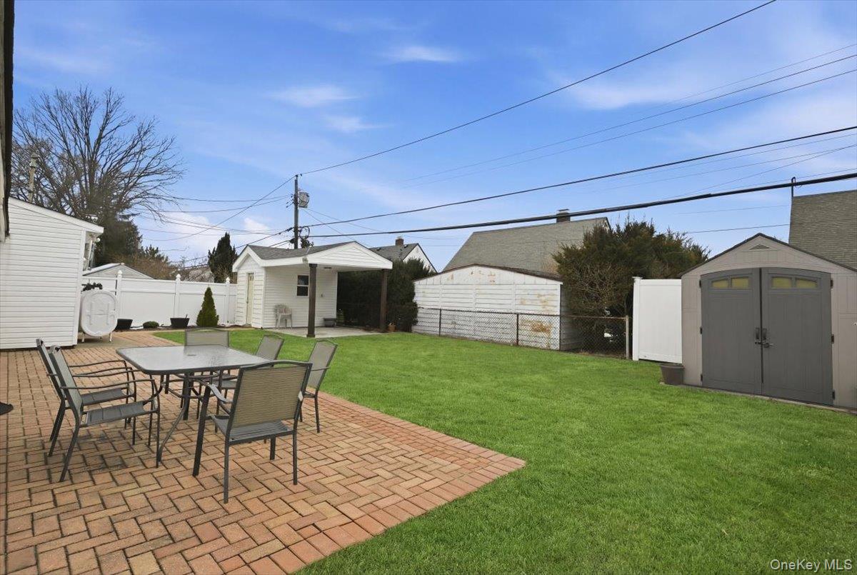 25 Gleaner Lane, Levittown, NY 11756