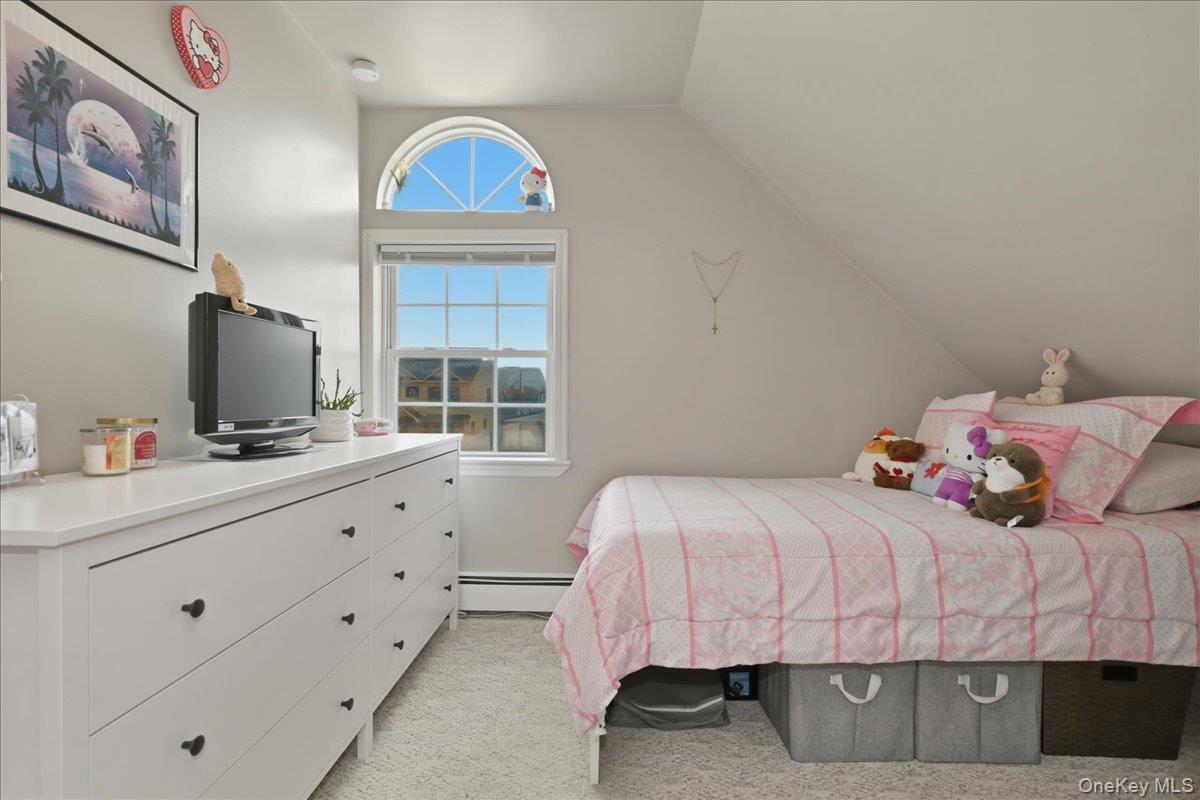 25 Gleaner Lane, Levittown, NY 11756