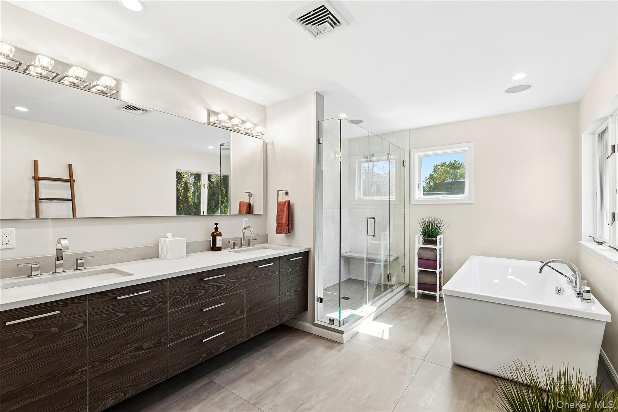 4 Polo Grounds Lane, East Quogue, NY 11942