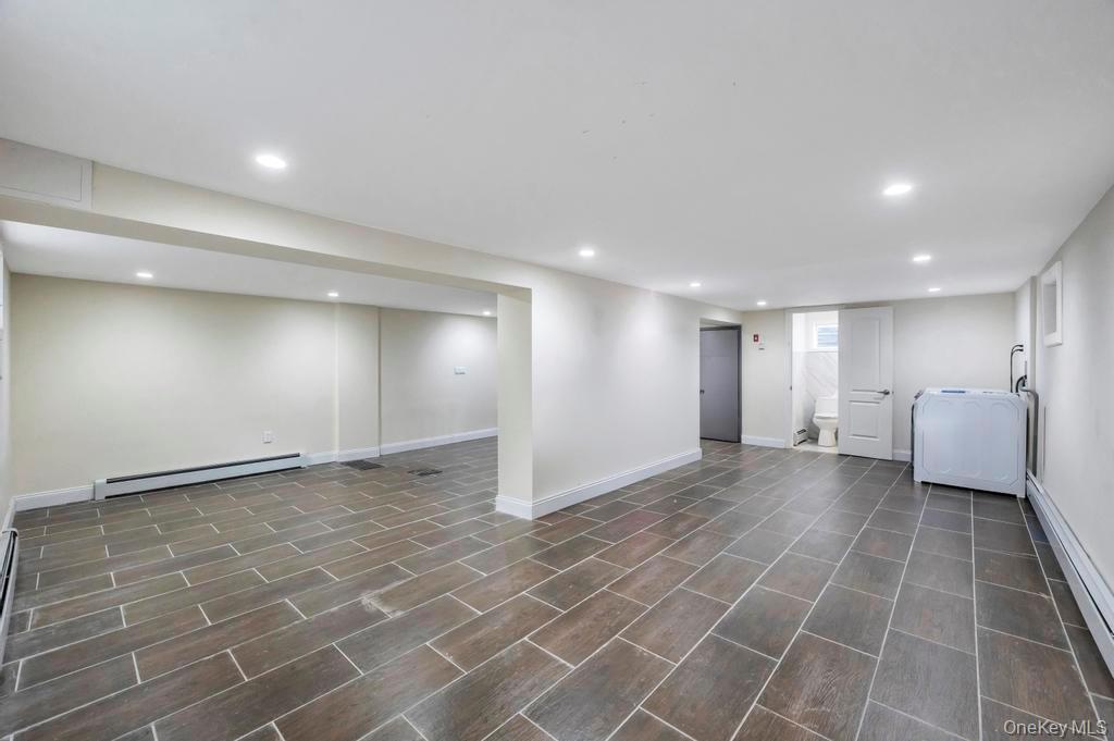 25 Virginia Avenue, Plainview, NY 11803