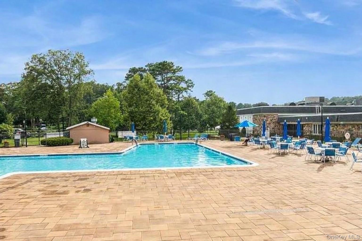 395 Woodbridge Drive # C, Ridge, NY 11961