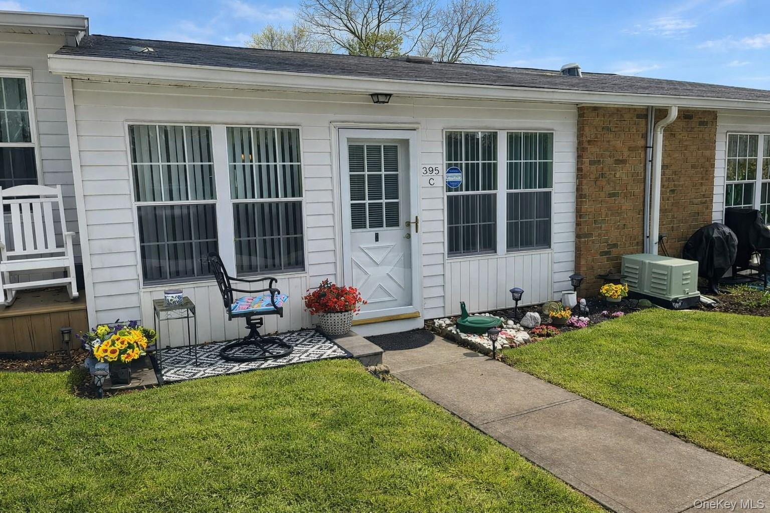 395 Woodbridge Drive # C, Ridge, NY 11961