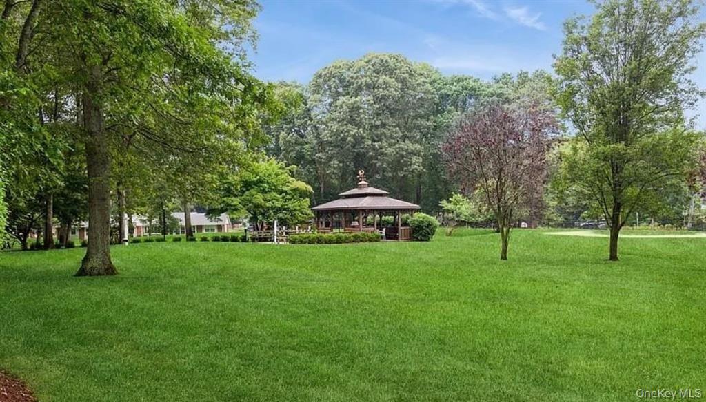 395 Woodbridge Drive # C, Ridge, NY 11961