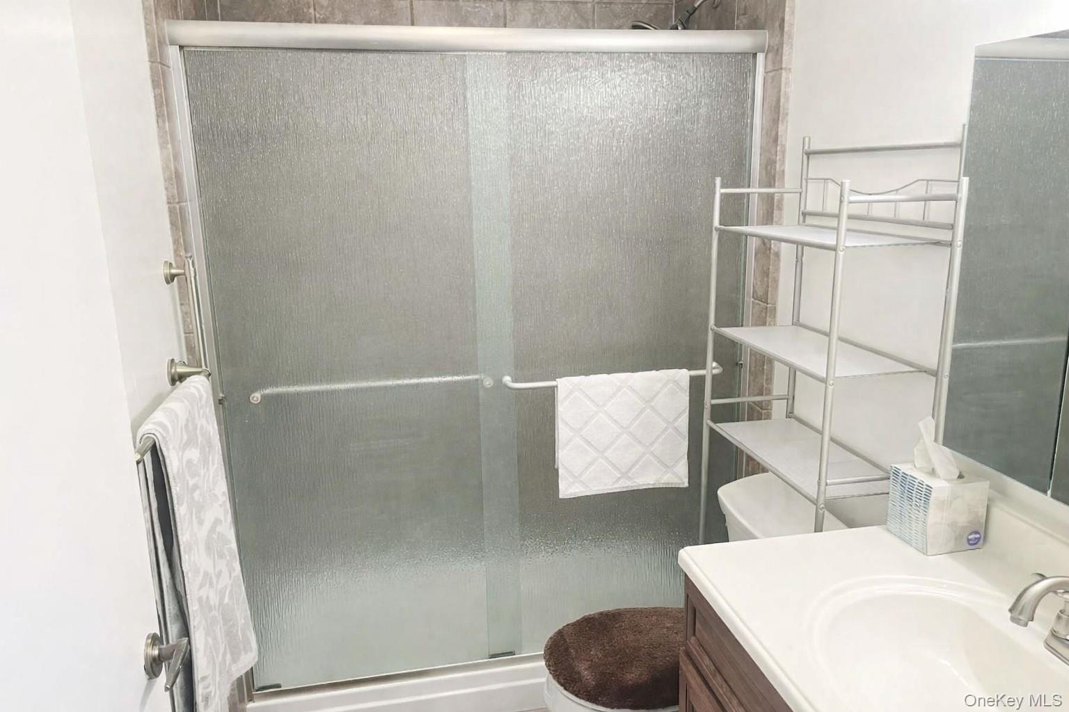 395 Woodbridge Drive # C, Ridge, NY 11961