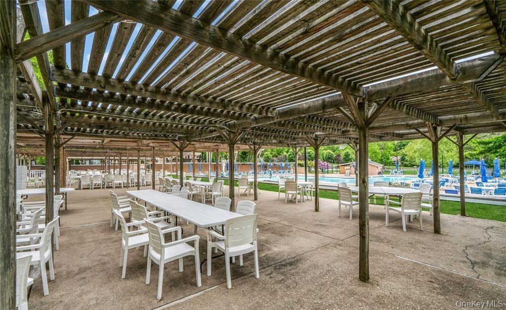 395 Woodbridge Drive # C, Ridge, NY 11961