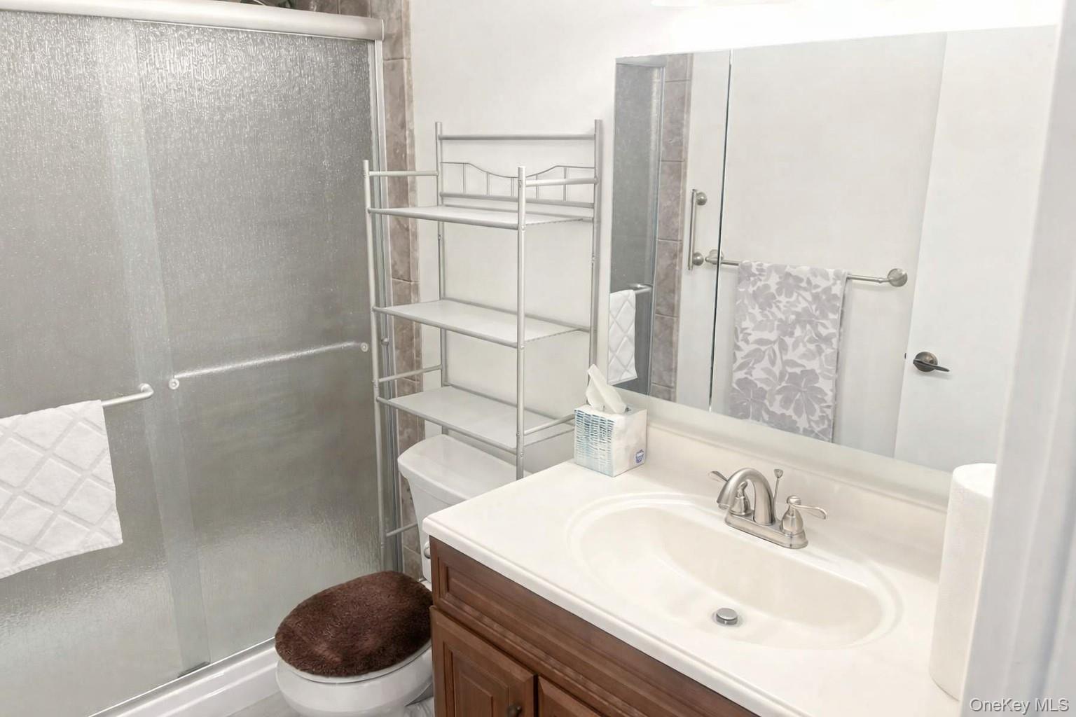 395 Woodbridge Drive # C, Ridge, NY 11961