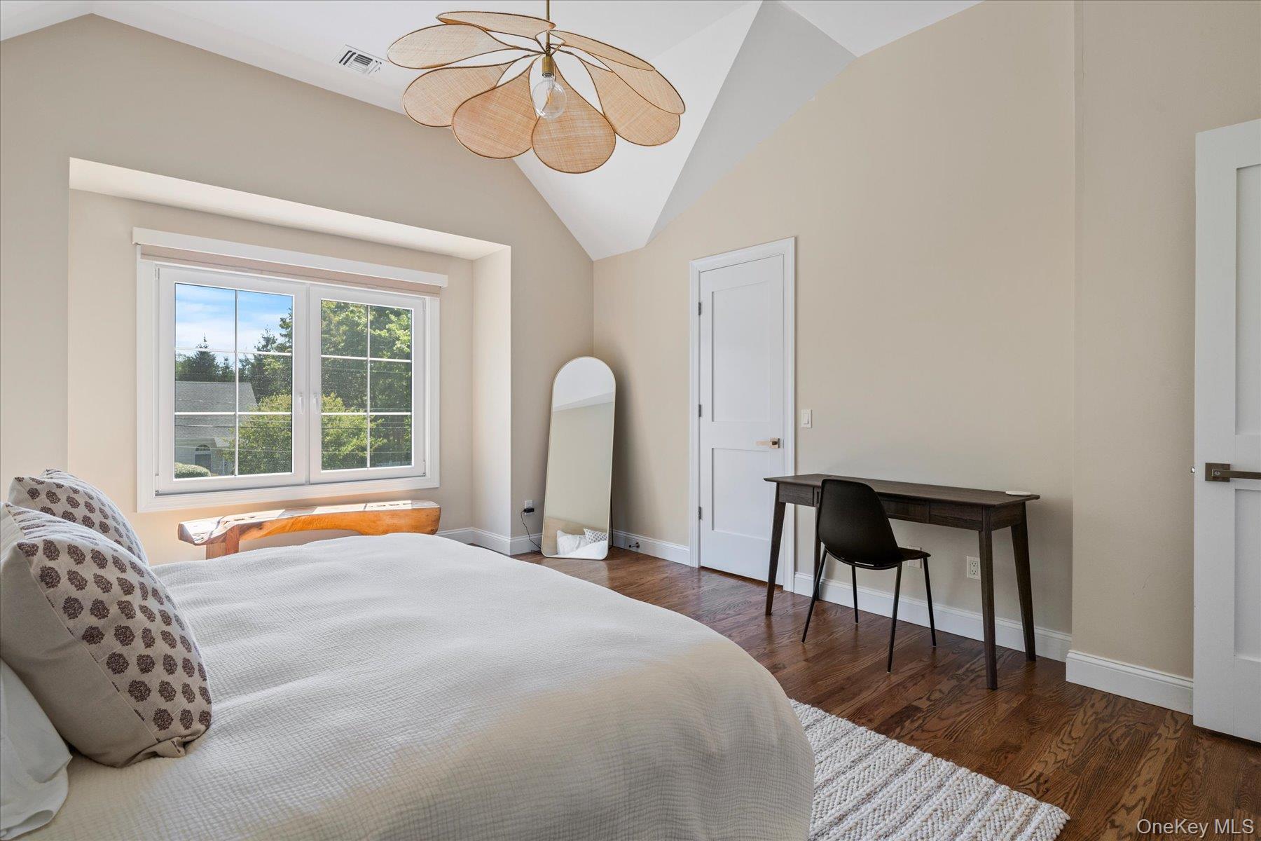 660 Sutton Place, Greenport, NY 11944