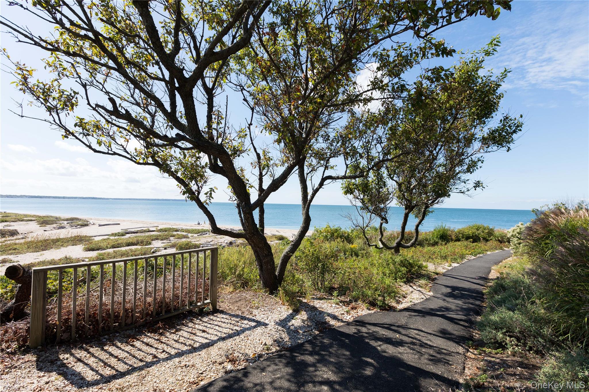 660 Sutton Place, Greenport, NY 11944