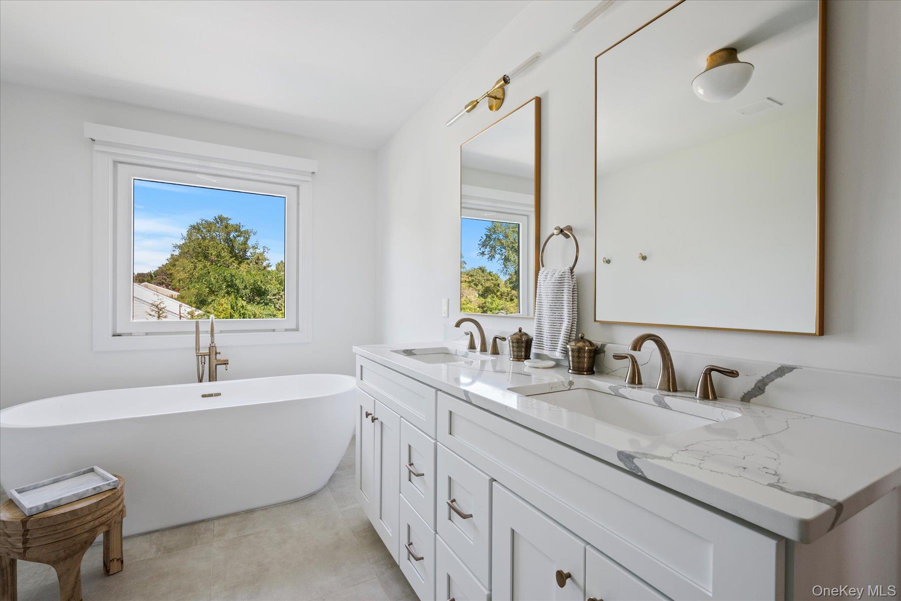 660 Sutton Place, Greenport, NY 11944