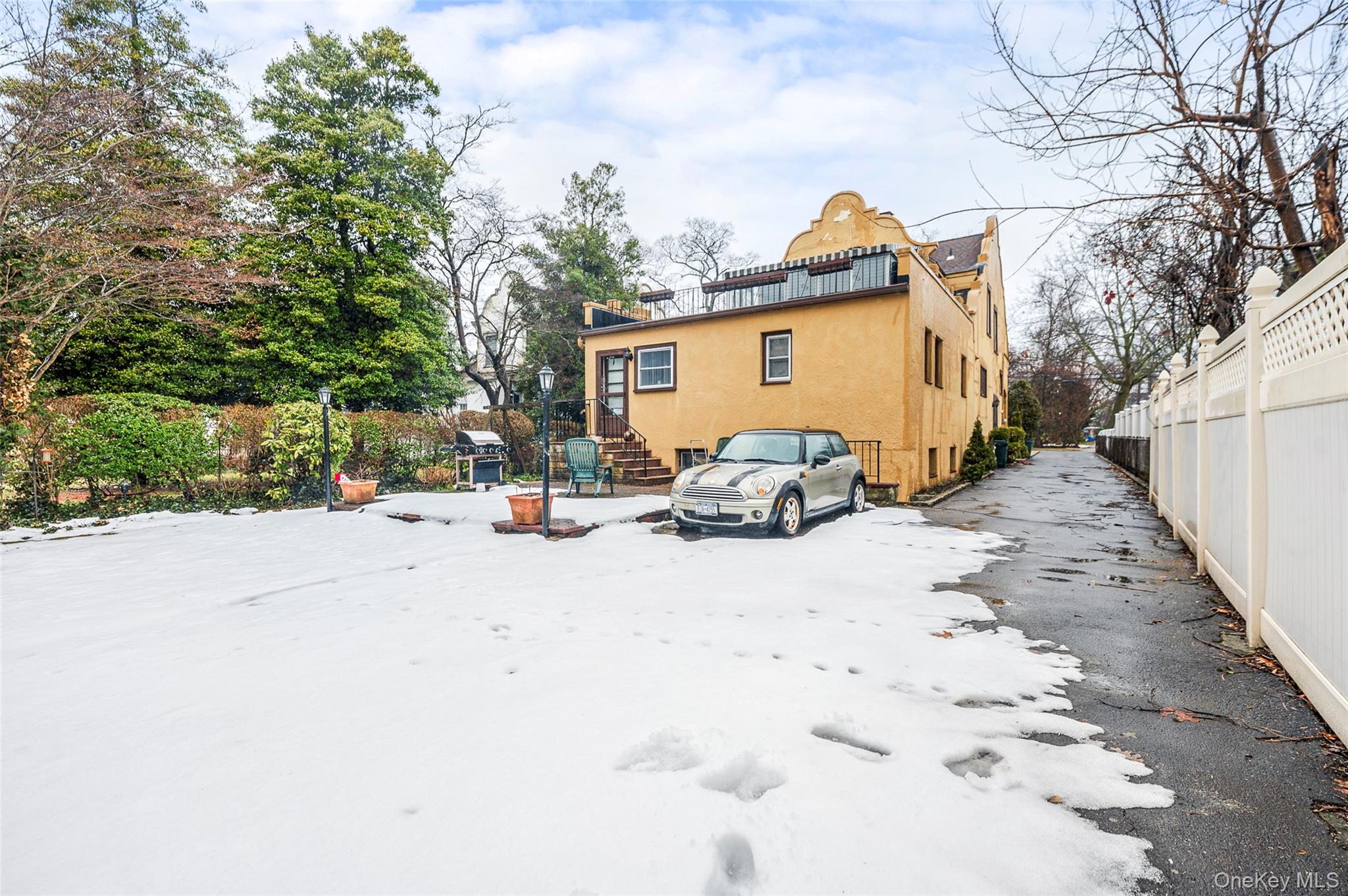 251 Smith Street, Freeport, NY 11520