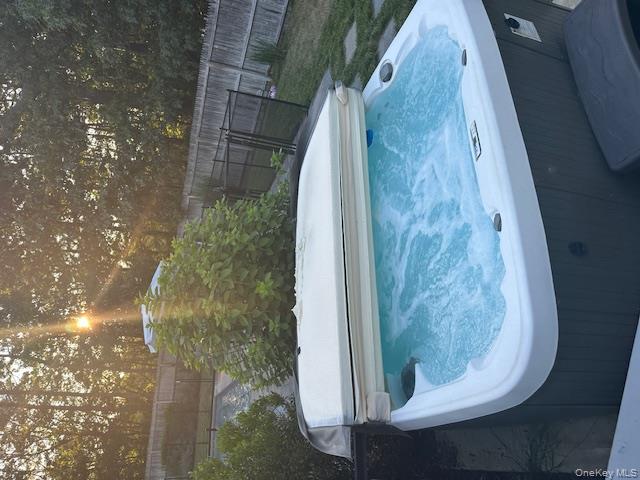 20 Jennifers Path, Westhampton Beach, NY 11978