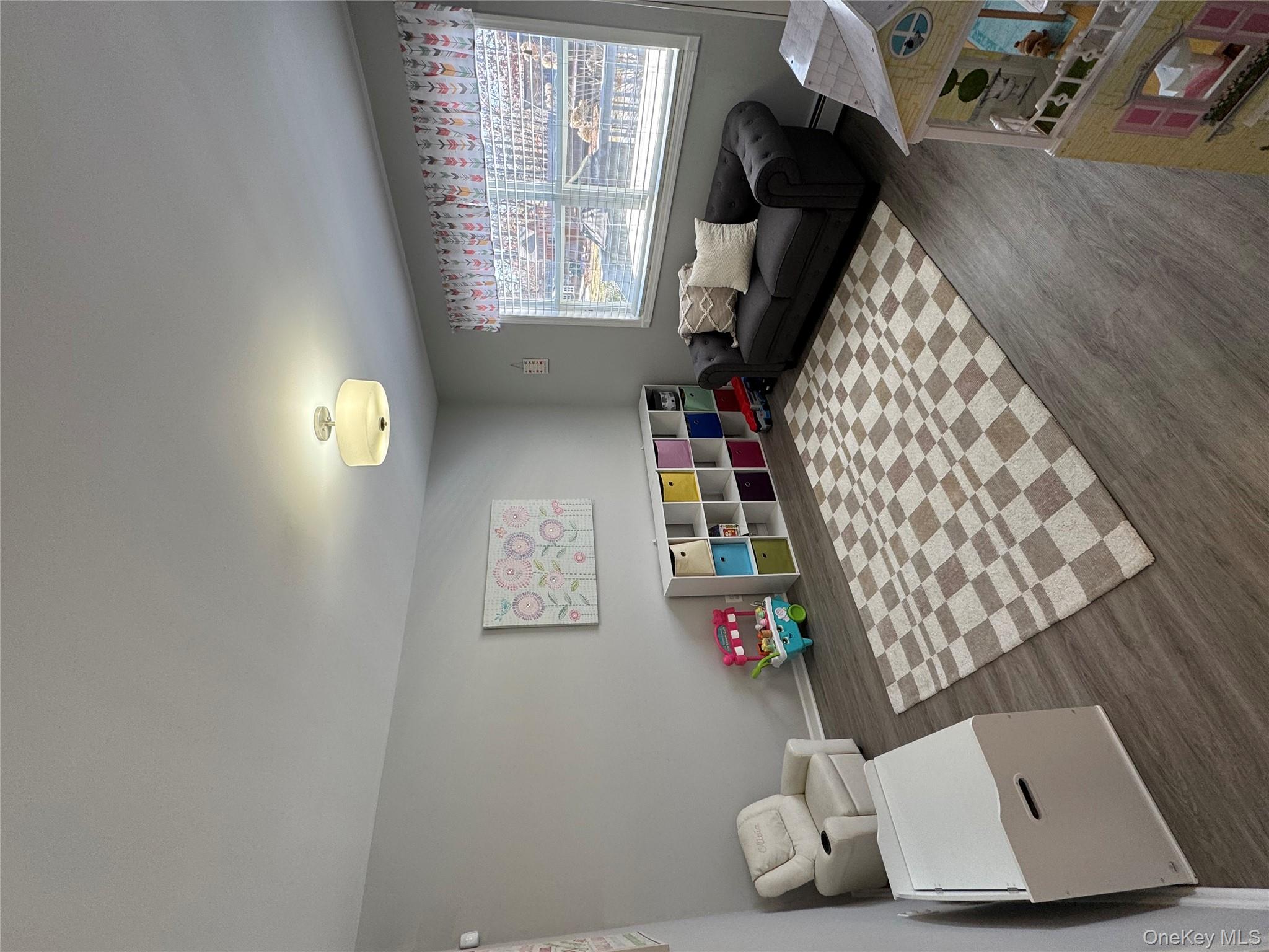 20 Jennifers Path, Westhampton Beach, NY 11978