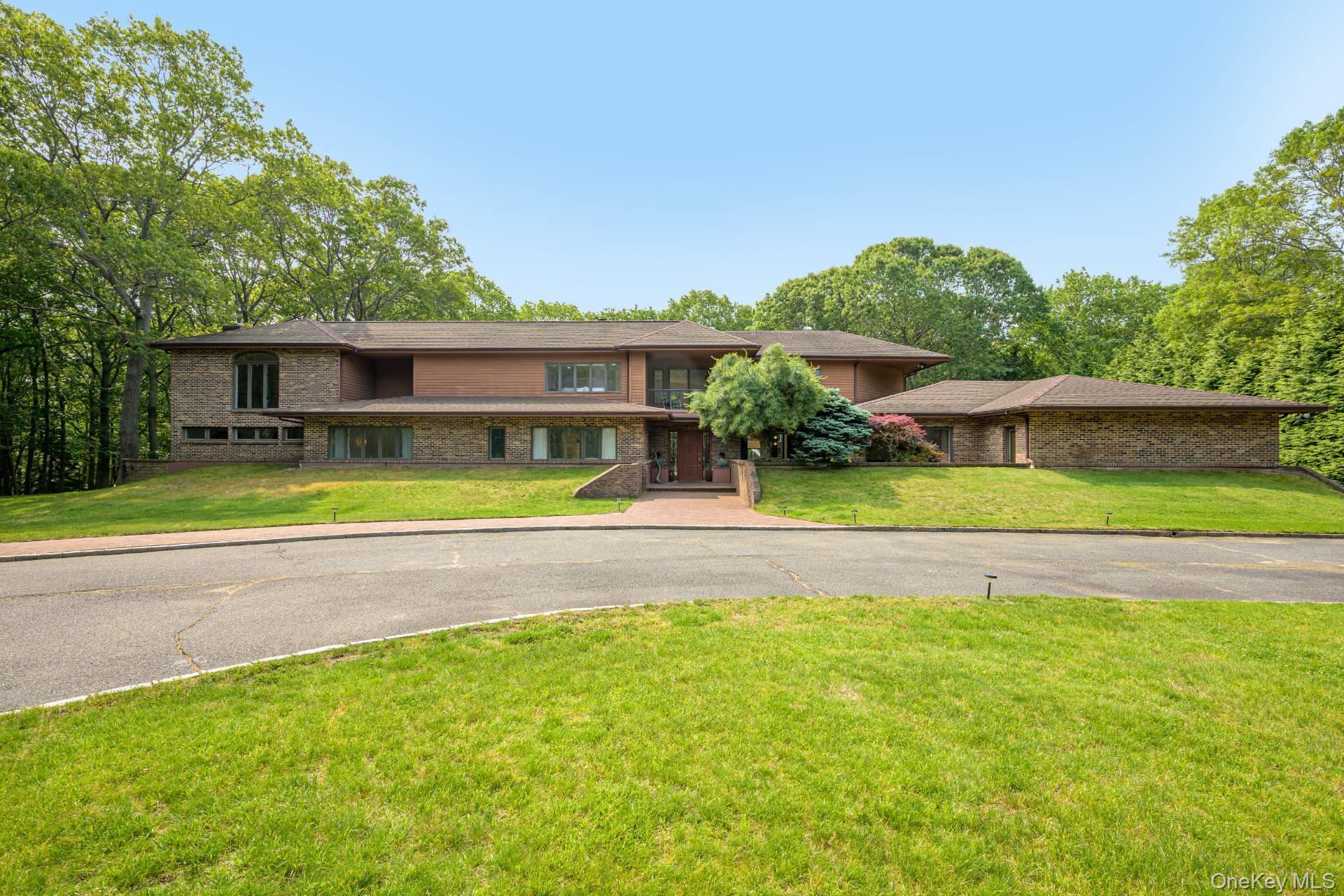 27 Realnautic Court, Hampton Bays, NY 11946