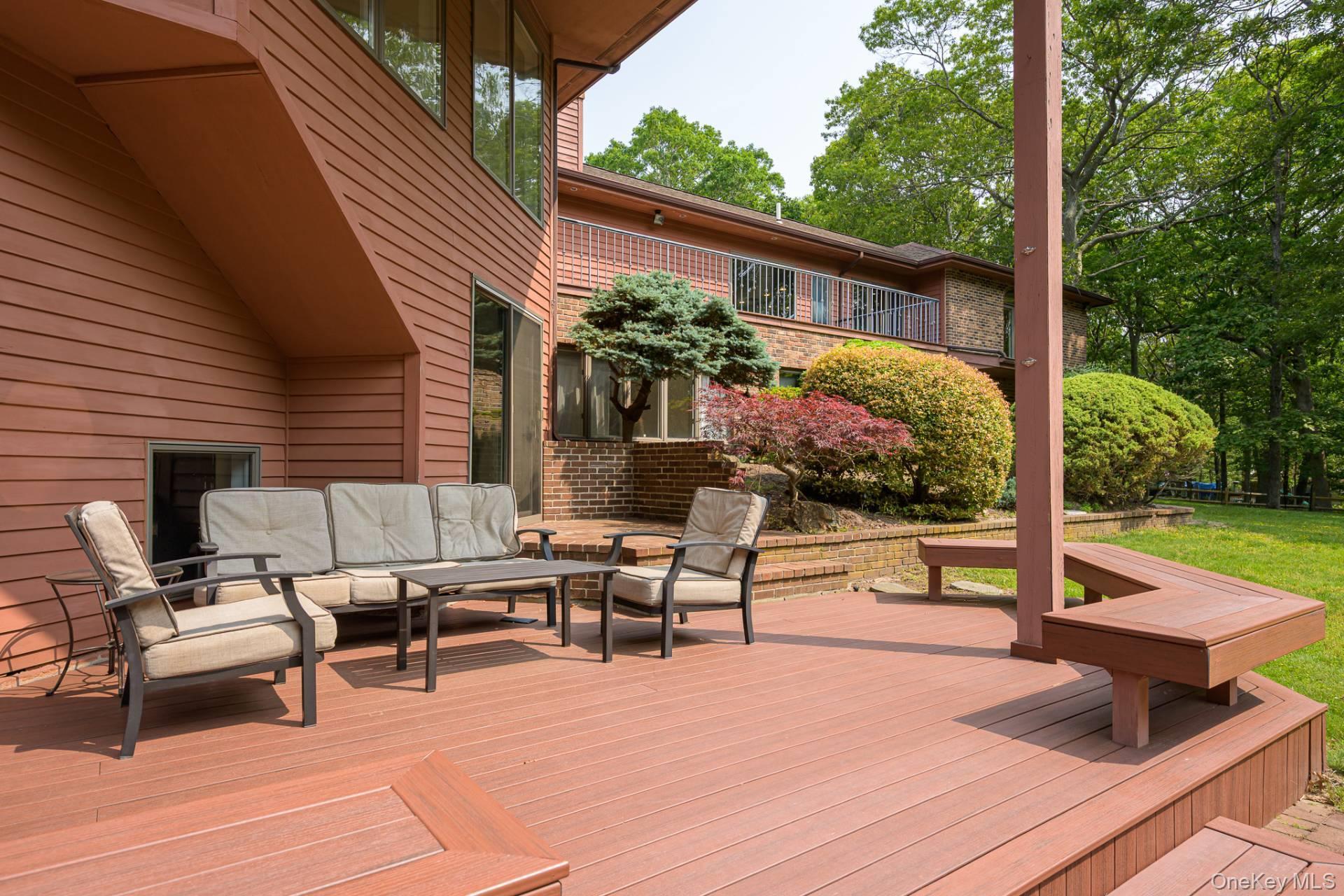 27 Realnautic Court, Hampton Bays, NY 11946