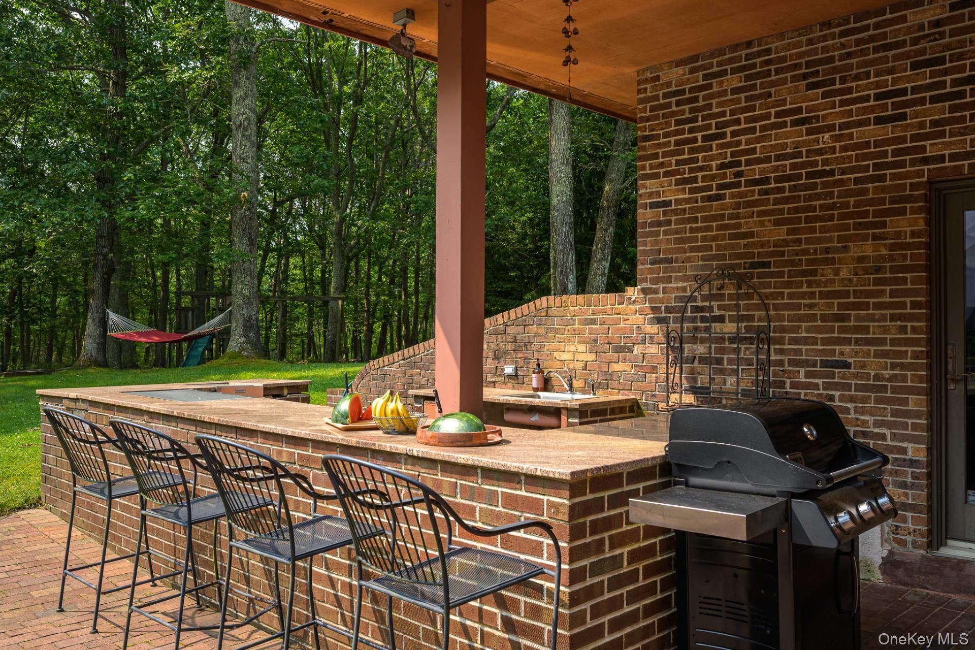 27 Realnautic Court, Hampton Bays, NY 11946