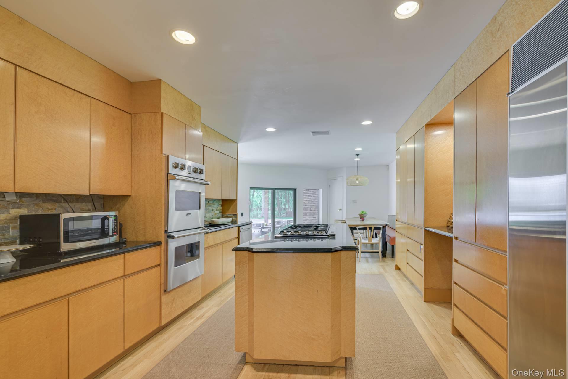 27 Realnautic Court, Hampton Bays, NY 11946