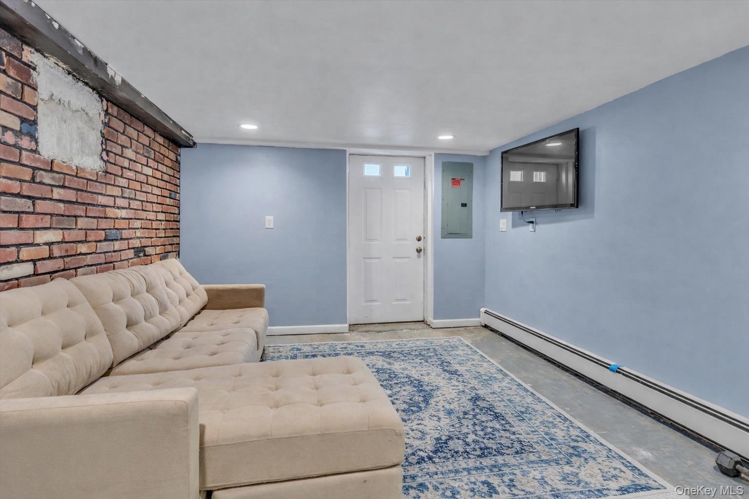 351 Venetian Boulevard, Lindenhurst, NY 11757