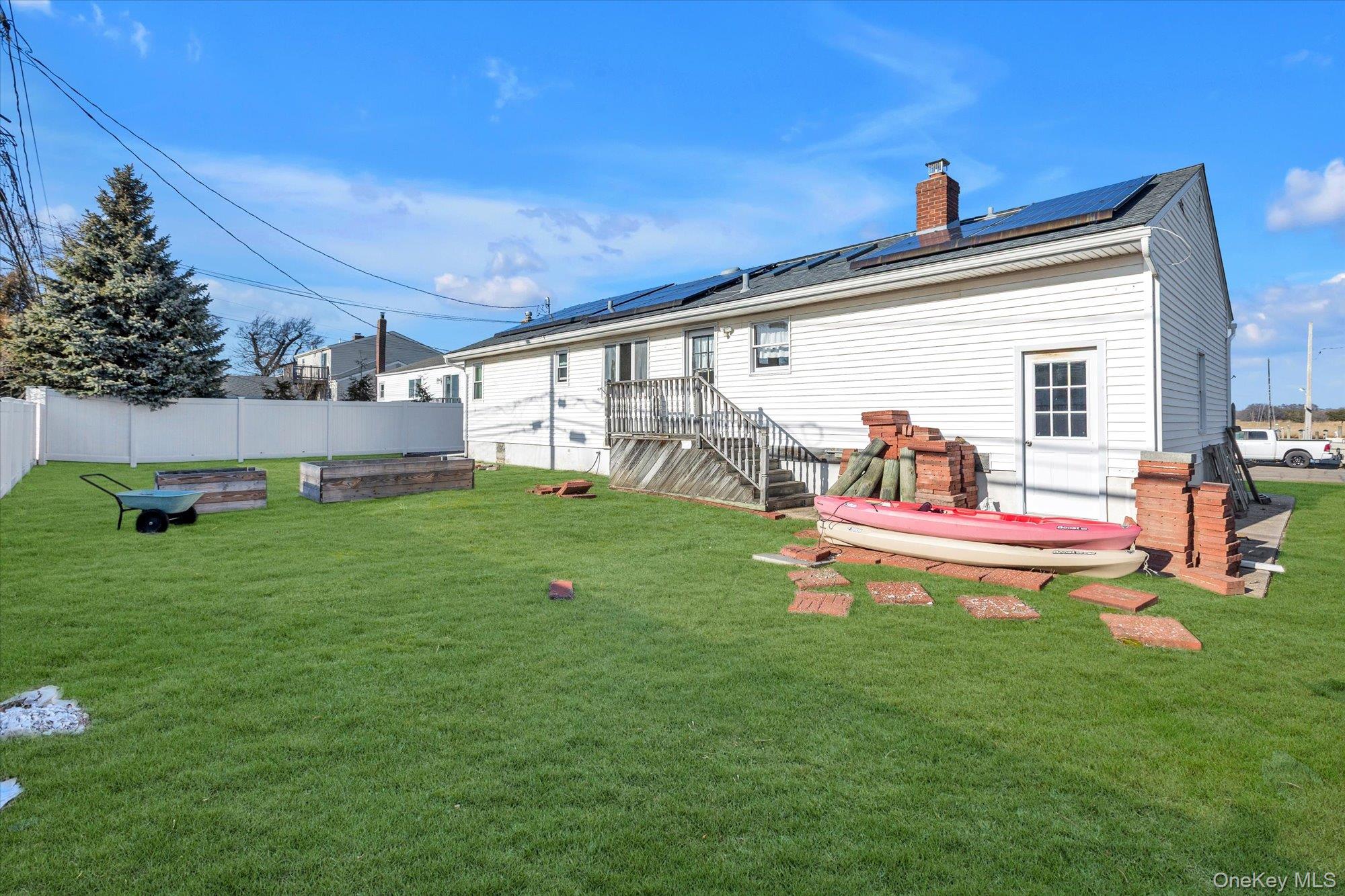 351 Venetian Boulevard, Lindenhurst, NY 11757