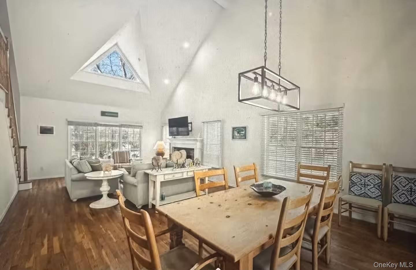 2 Issacs Path, East Hampton, NY 11937