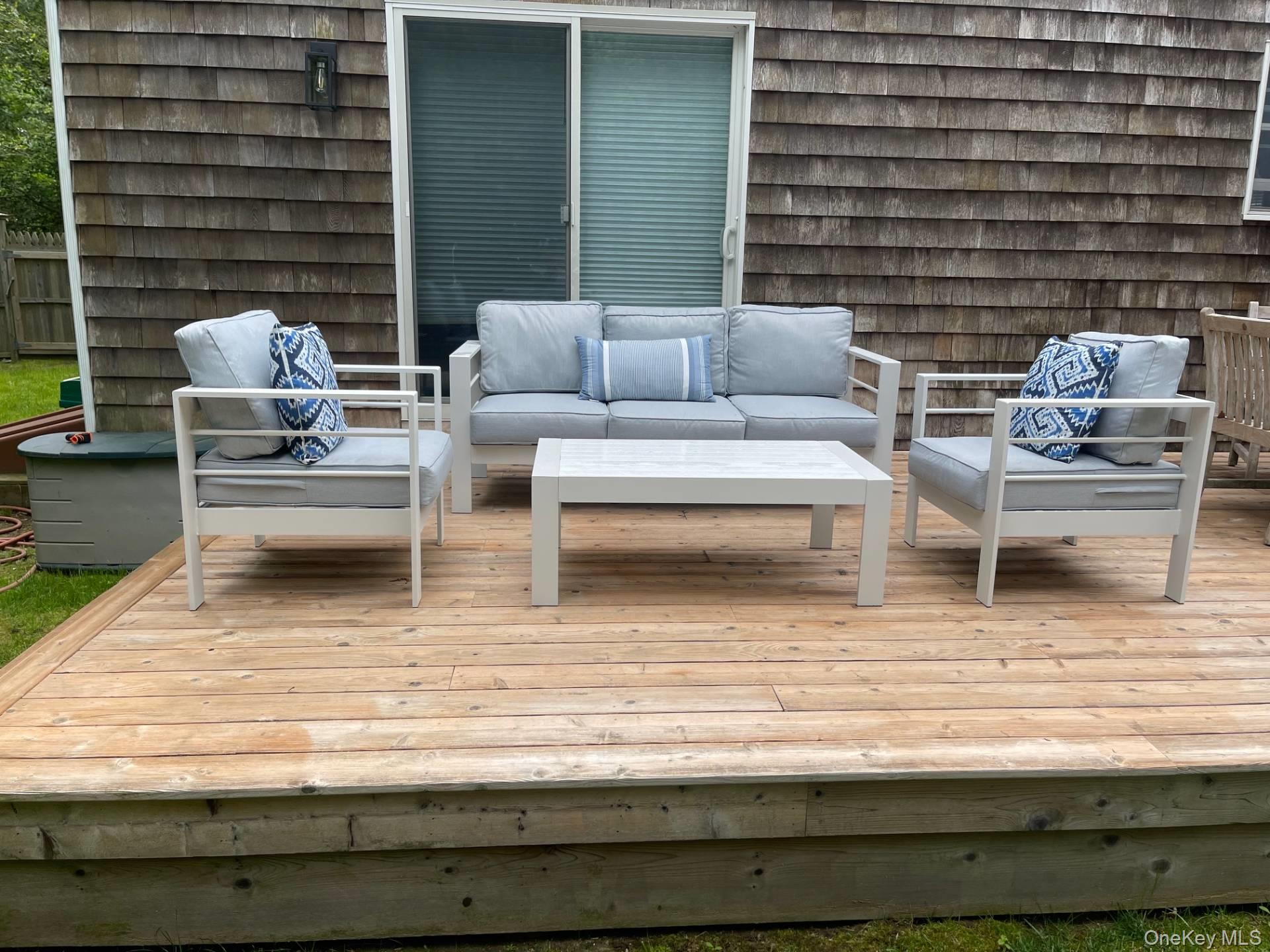 2 Issacs Path, East Hampton, NY 11937