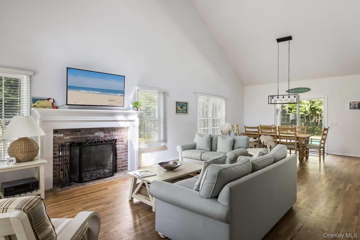 2 Issacs Path, East Hampton, NY 11937