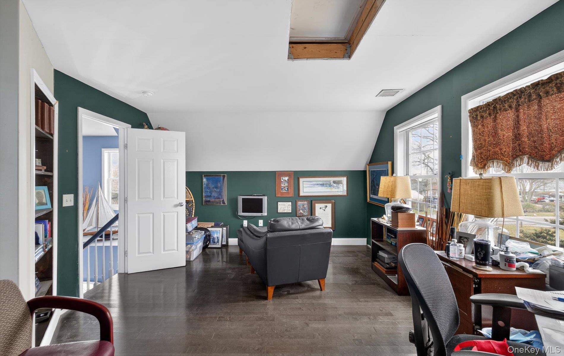 108 Awixa Avenue, Bay Shore, NY 11706