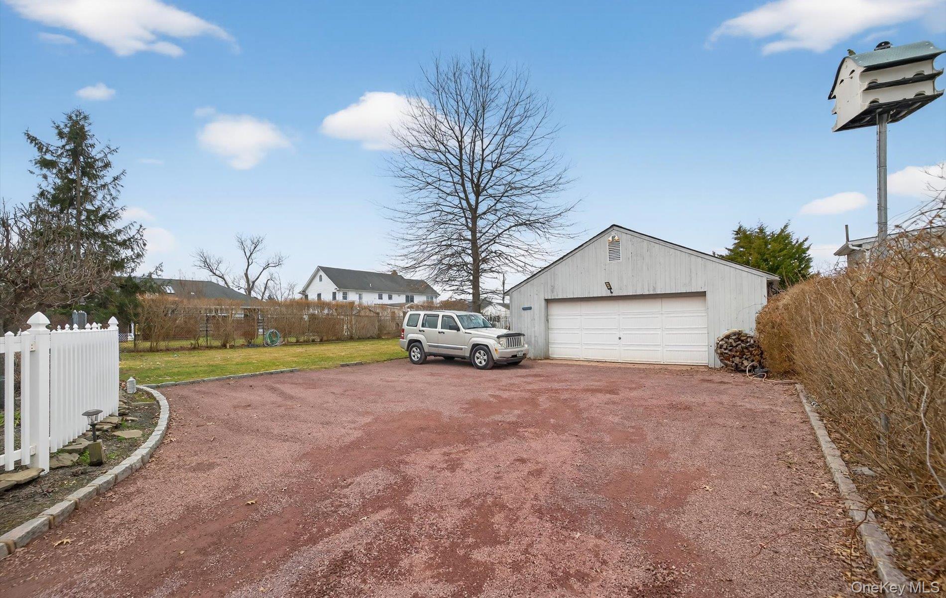 108 Awixa Avenue, Bay Shore, NY 11706