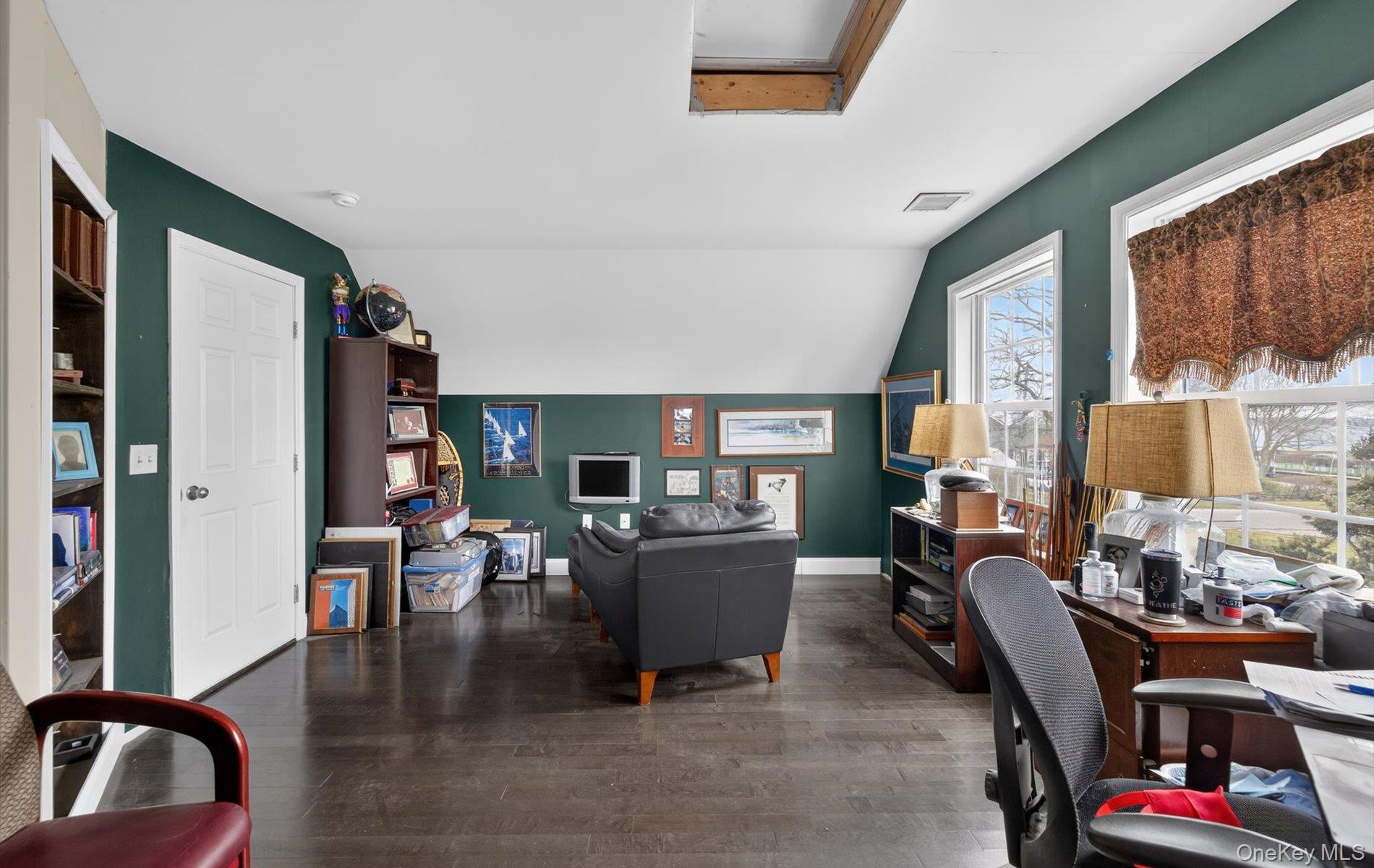 108 Awixa Avenue, Bay Shore, NY 11706