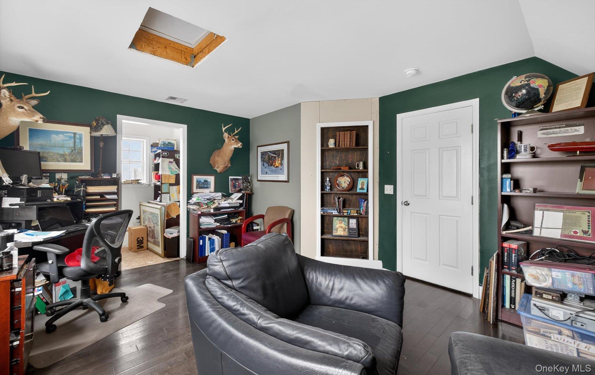 108 Awixa Avenue, Bay Shore, NY 11706