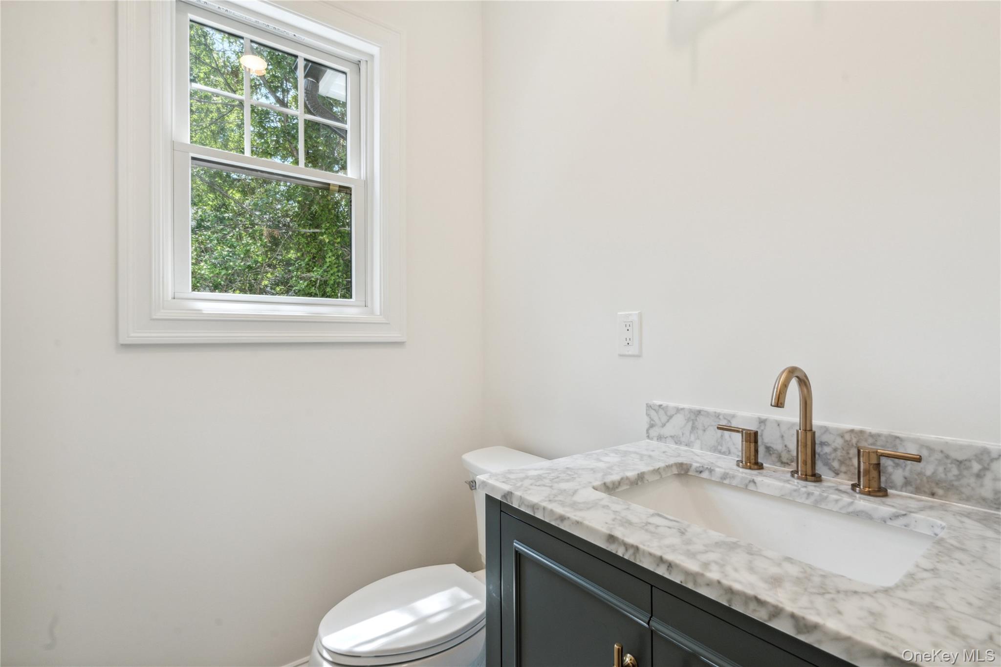 27B Belmont Circle, Syosset, NY 11791