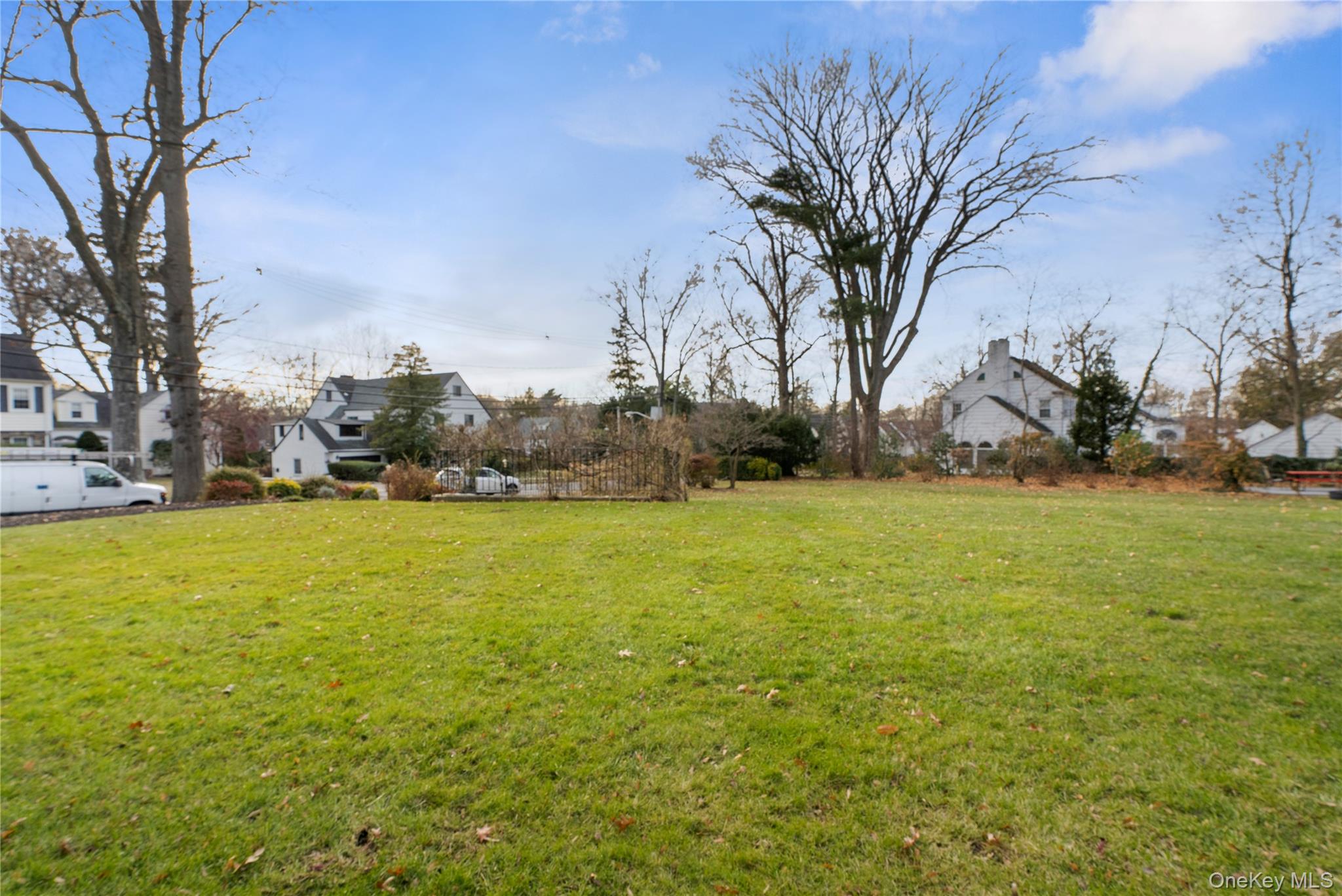 37 Brompton Road # 6D, Great Neck, NY 11021