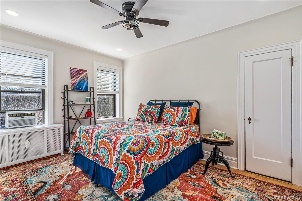 37 Brompton Road # 6D, Great Neck, NY 11021