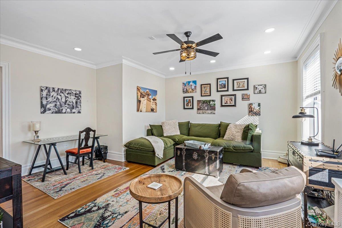 37 Brompton Road # 6D, Great Neck, NY 11021