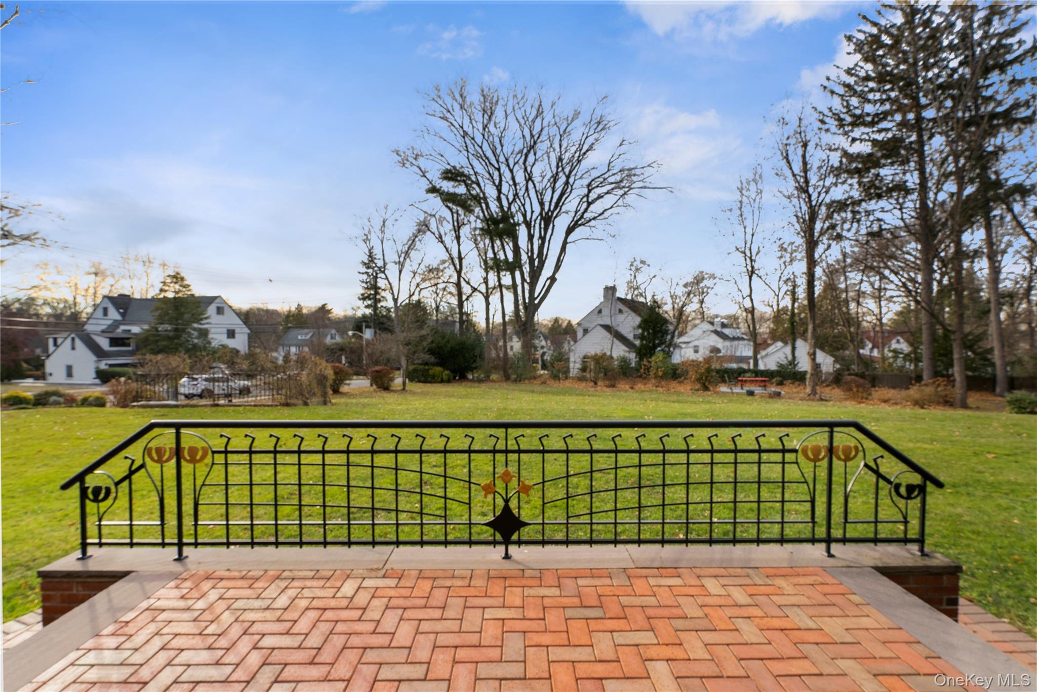 37 Brompton Road # 6D, Great Neck, NY 11021