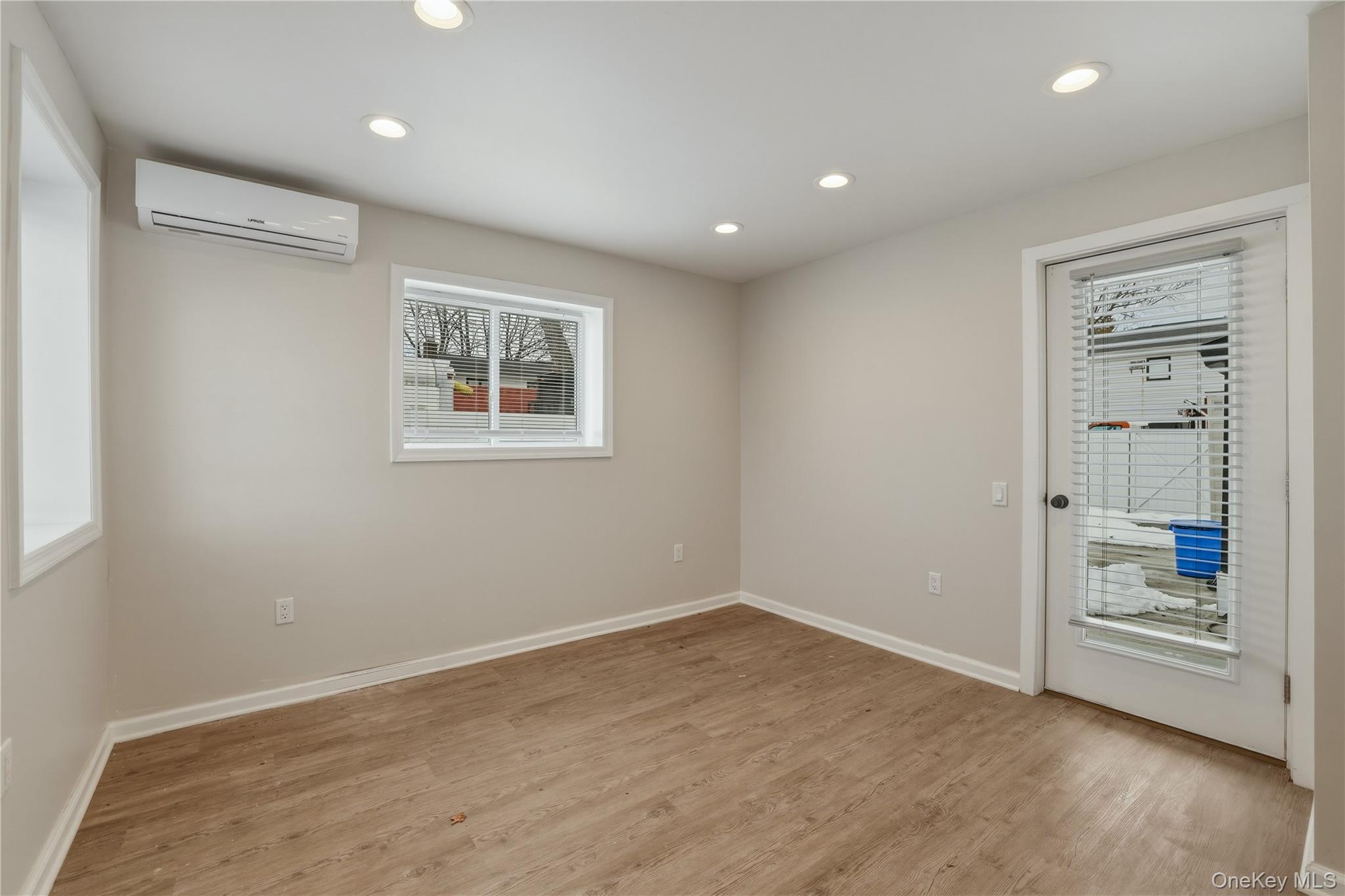 150 N Delaware Avenue, Lindenhurst, NY 11757