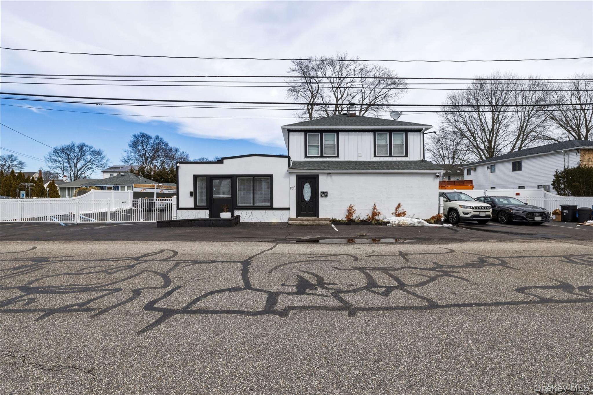150 N Delaware Avenue, Lindenhurst, NY 11757
