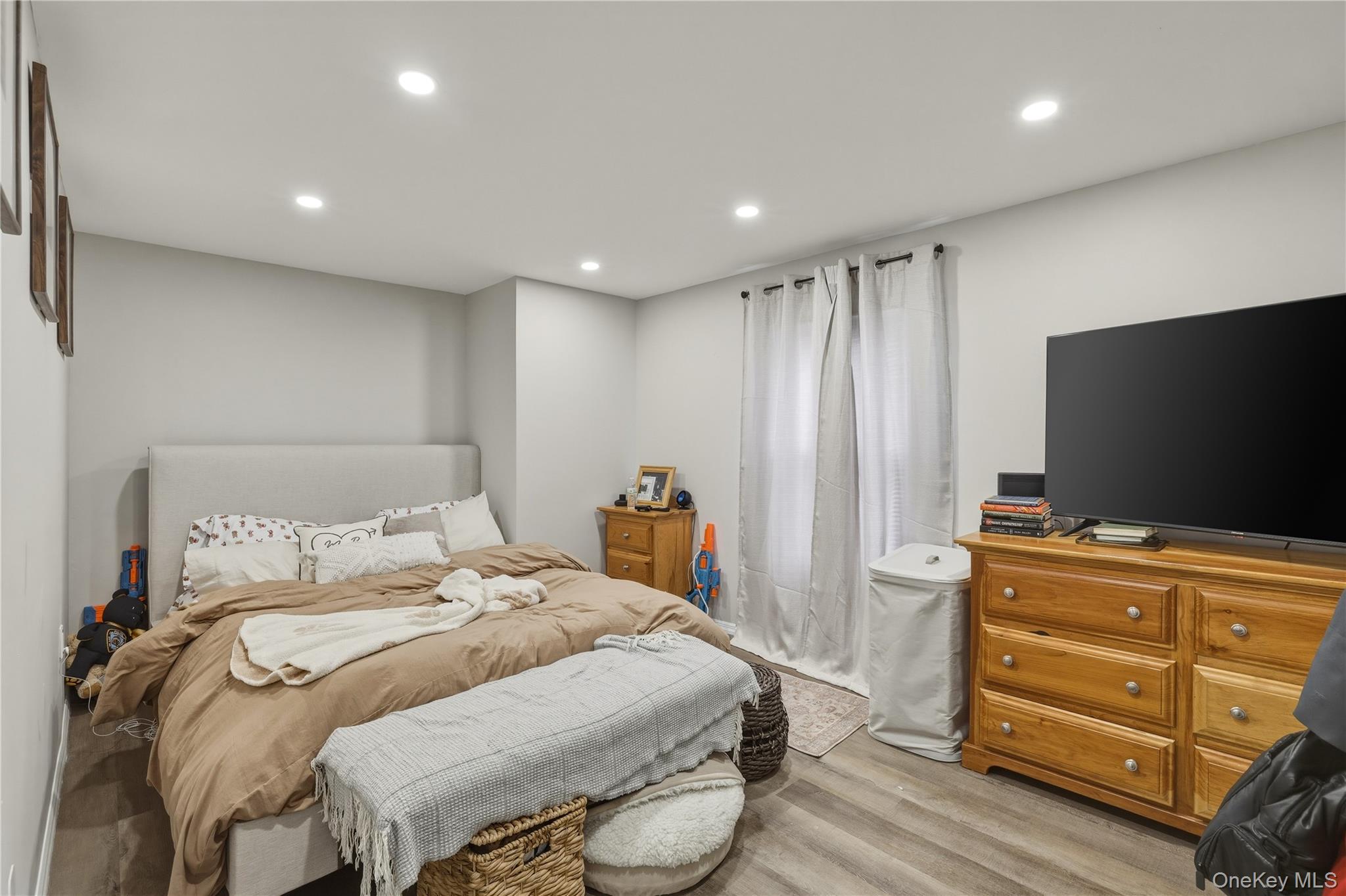 150 N Delaware Avenue, Lindenhurst, NY 11757