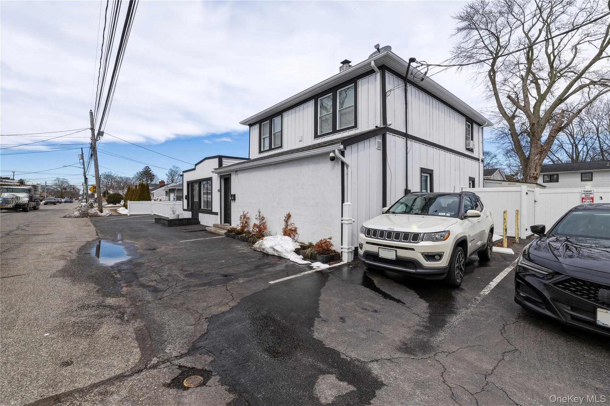 150 N Delaware Avenue, Lindenhurst, NY 11757