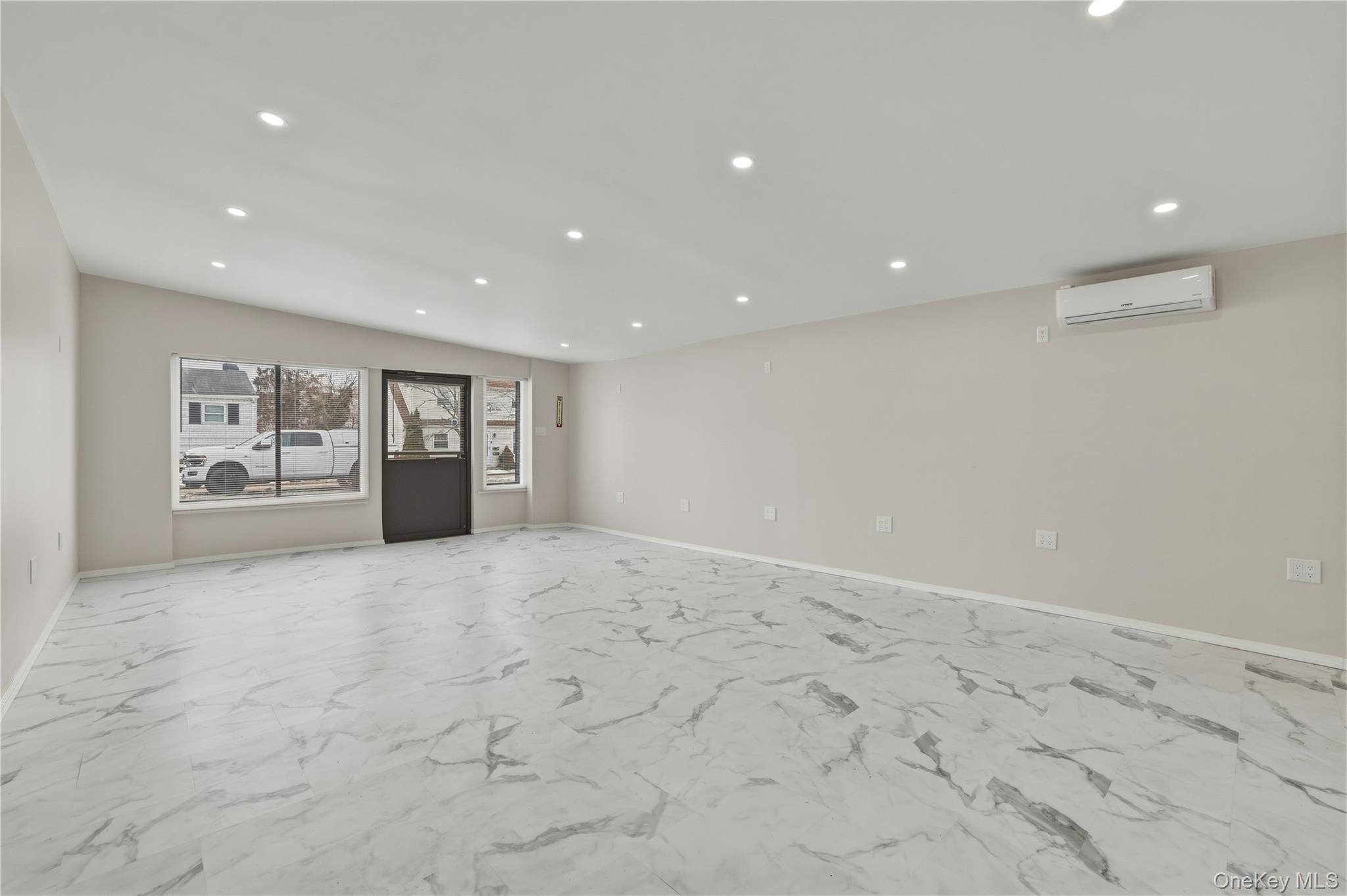 150 N Delaware Avenue, Lindenhurst, NY 11757