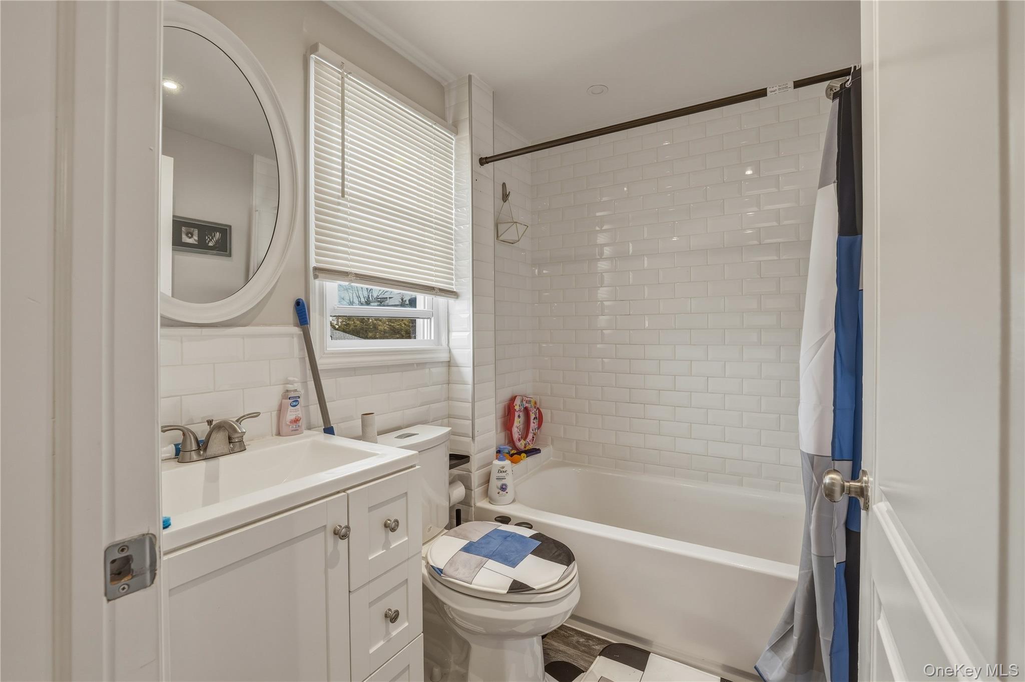 150 N Delaware Avenue, Lindenhurst, NY 11757